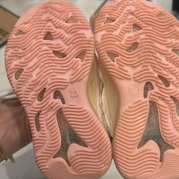 Designer inspired shoes for kids with lights - Picture 3 of 10